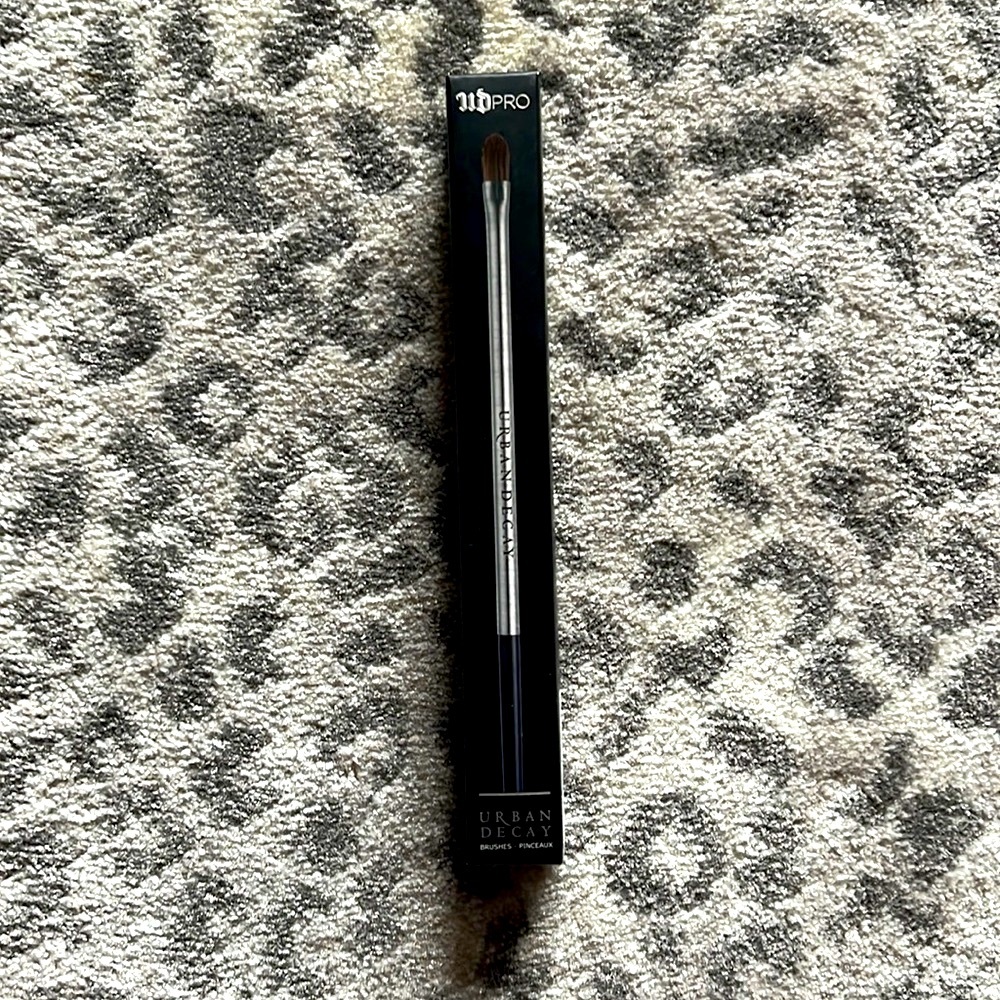 Urban Decay UD Pro Detailed Concealer Brush F-111